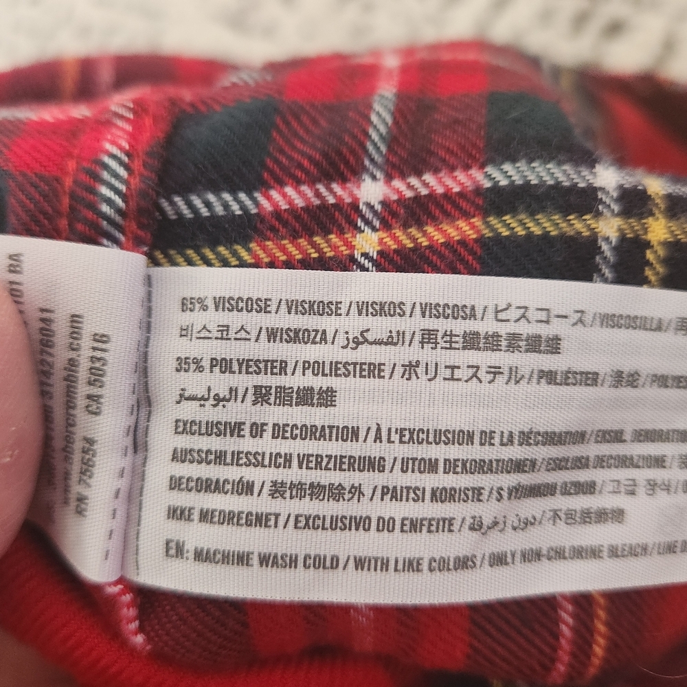 Hollister Boyfriend Fit Button Up Flannel Shirt Womens Size XS Red Plaid cozy - Picture 11 of 13